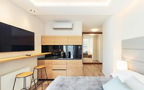 Studio With Terrace In A Luxury Closed Estate By Grand Apartments